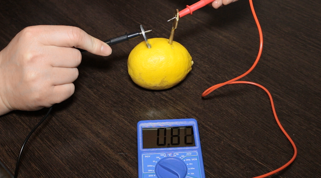 Super Tutor - Science is King - Battery From a Lemon